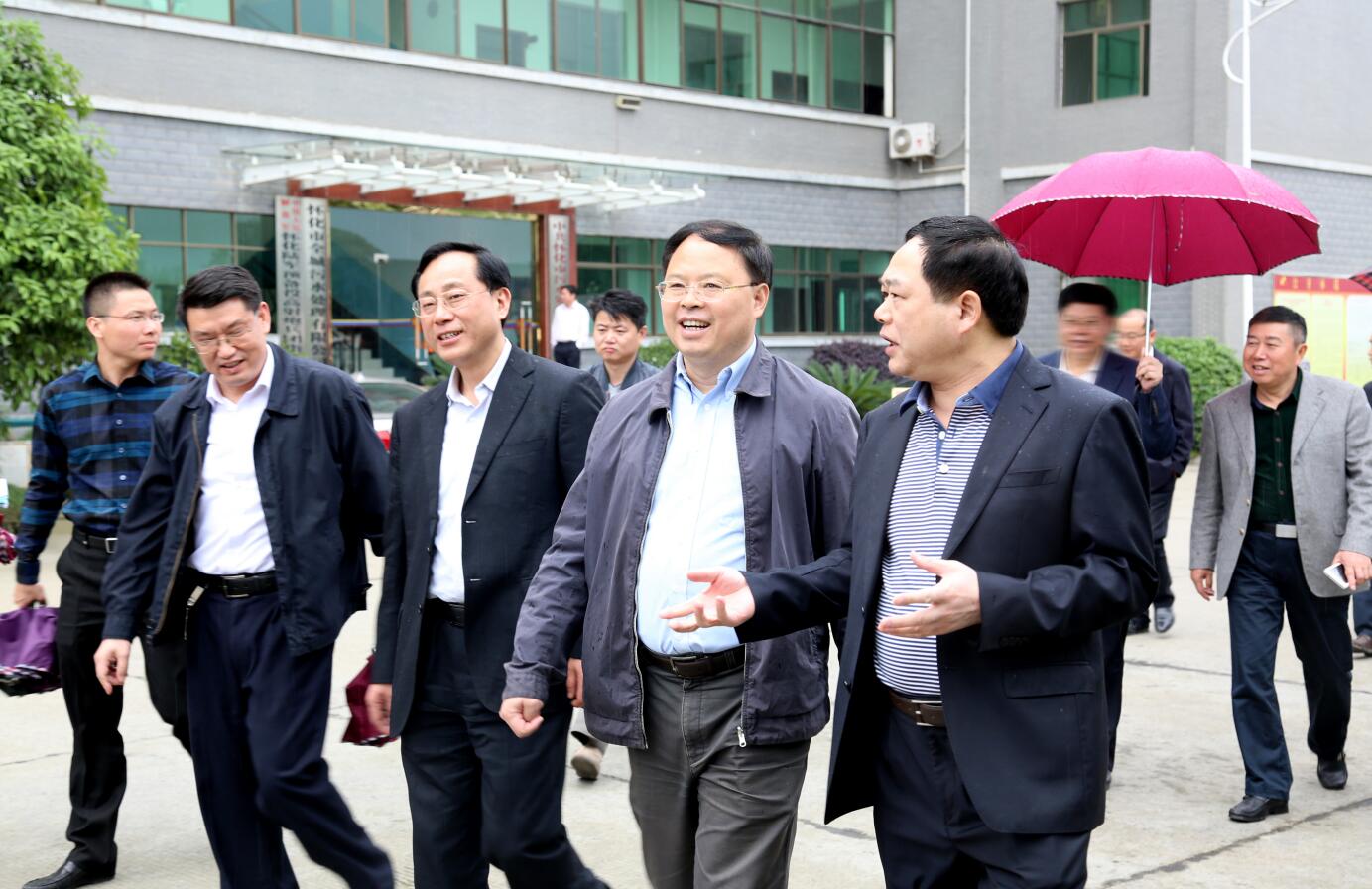 2015年4月，省委常委副省長張劍飛蒞臨公司視察.JPG