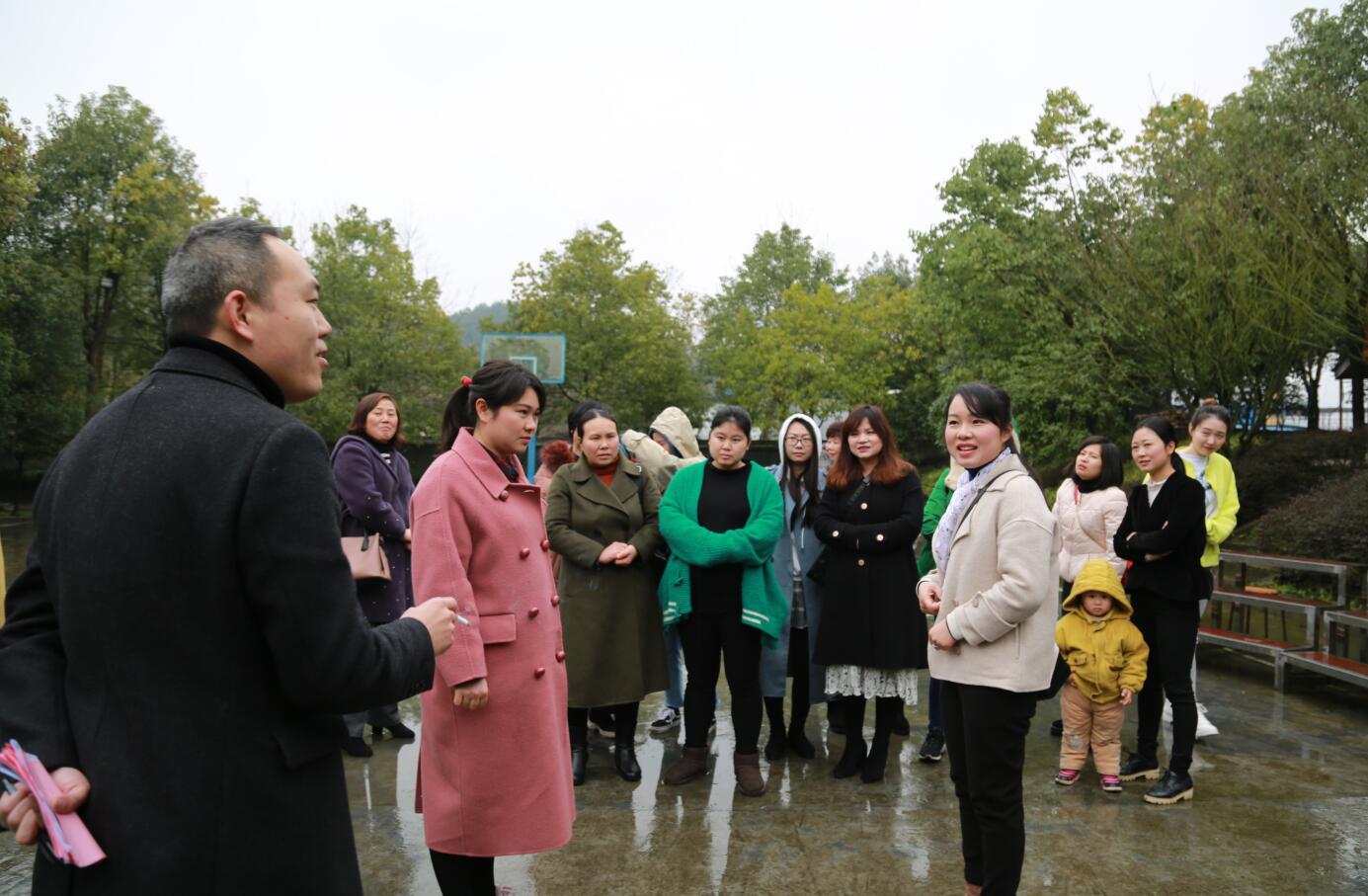 1584588106211865.jpg 2019三八婦女節(jié)在愛晚亭開展趣味小游戲.JPG